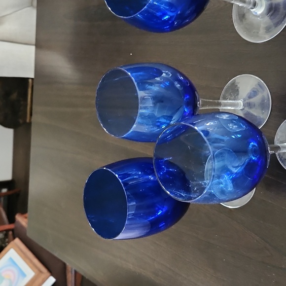 Cobalt Blue Color glasses Balloon Style 9” Tall Wine glasses set of seven - Picture 4 of 9